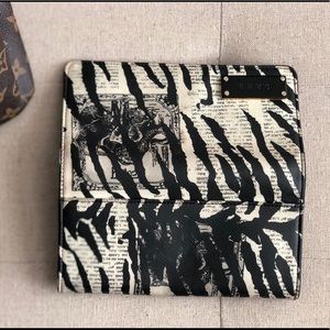 🌼🌼LAMB Canvas Wallet (Gwen’s Stefani’s)🌼🌼